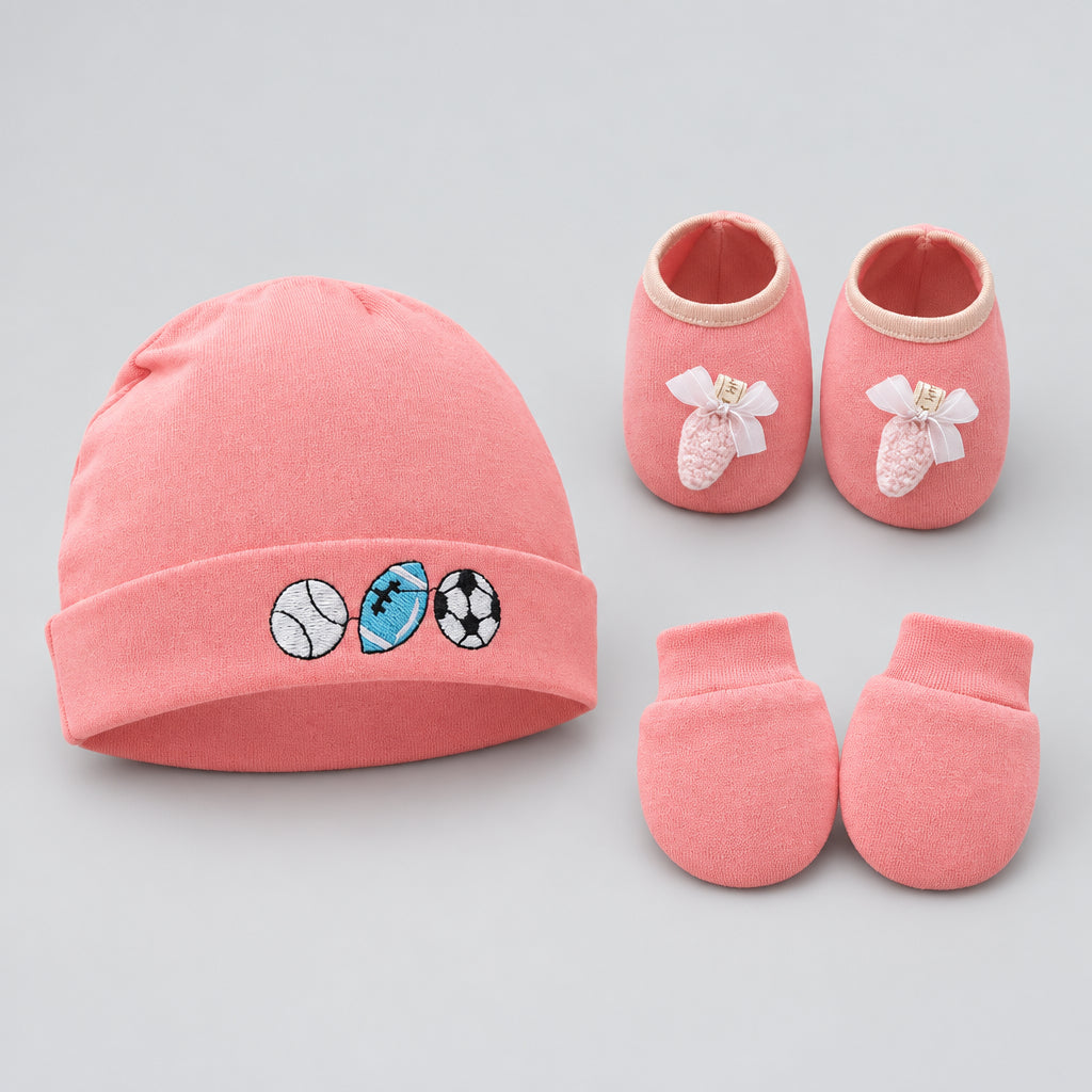 Soft cotton baby gloves and foot covers for newborns.